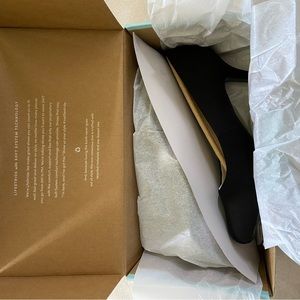 LifeStride Parigi Pump in Black Fabric New